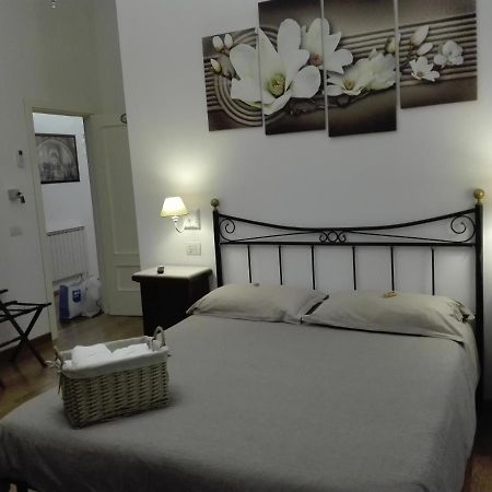 Napoli Pietrasanta Lt Bed & Breakfast Екстериор снимка
