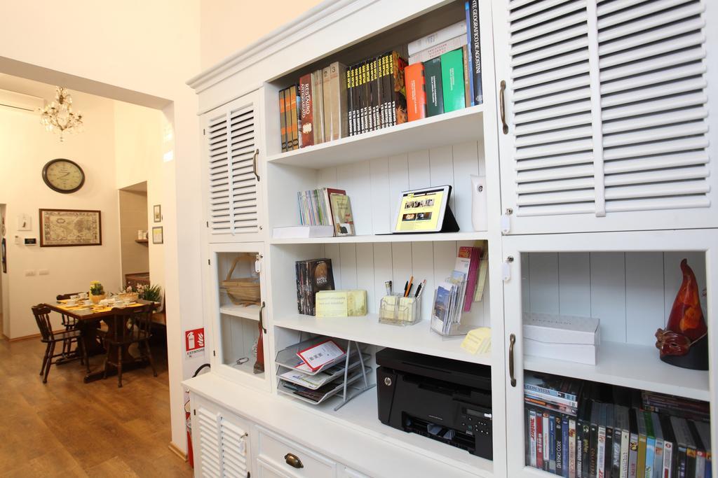 Napoli Pietrasanta Lt Bed & Breakfast Екстериор снимка