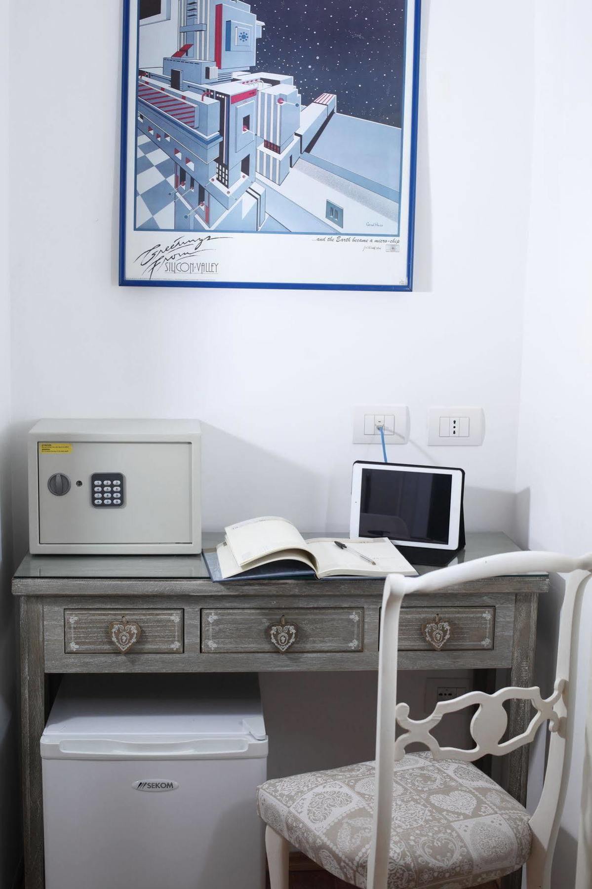 Napoli Pietrasanta Lt Bed & Breakfast Екстериор снимка