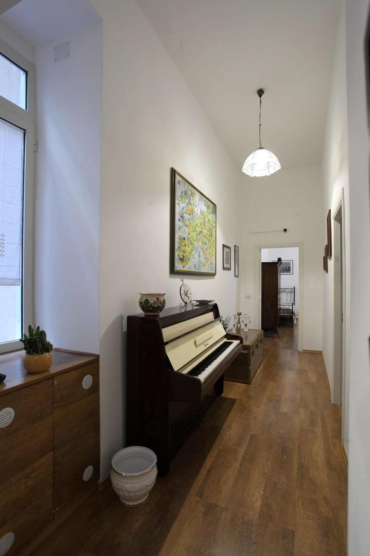 Napoli Pietrasanta Lt Bed & Breakfast Екстериор снимка